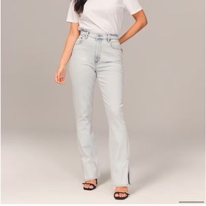 Abercrombie & Fitch Curve Love Ultra High Rise 90s Slim Straight Jean